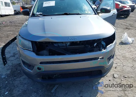 2018 Jeep Compass Sport 4X4 из США, поврежденный, VIN 3C4NJDAB4JT100231